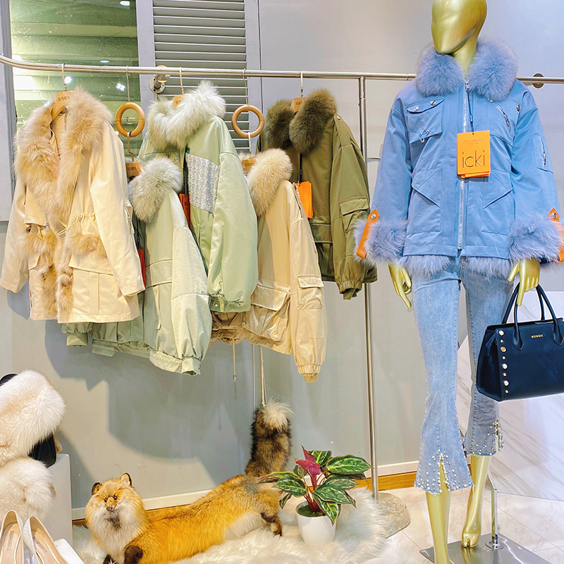 2023品牌女裝清倉超低價羽絨服外套帶毛領(lǐng)一手貨源批發(fā)(圖6)