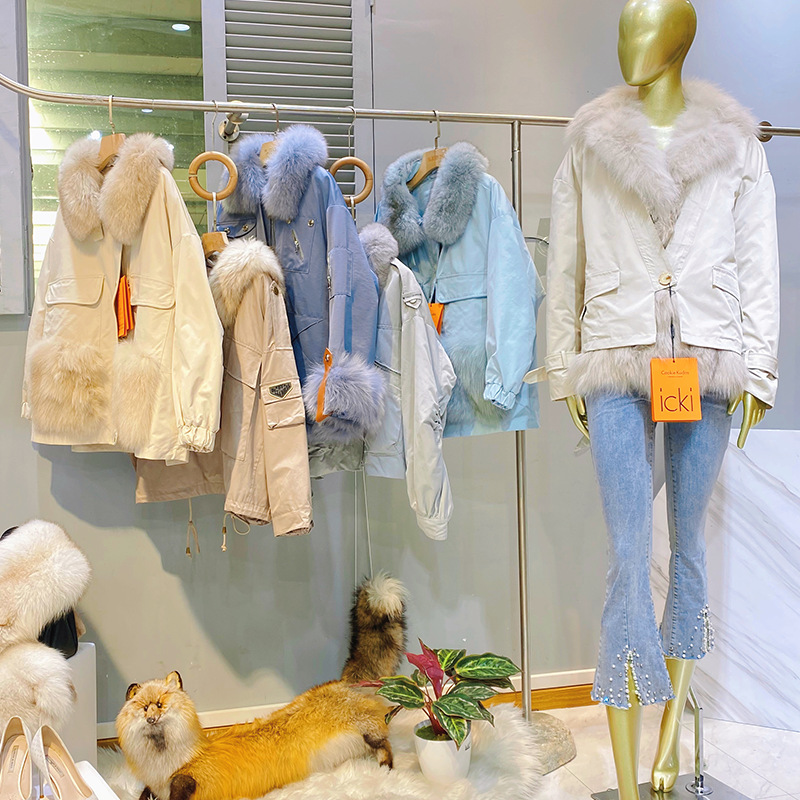 2023品牌女裝清倉超低價羽絨服外套帶毛領(lǐng)一手貨源批發(fā)(圖9)